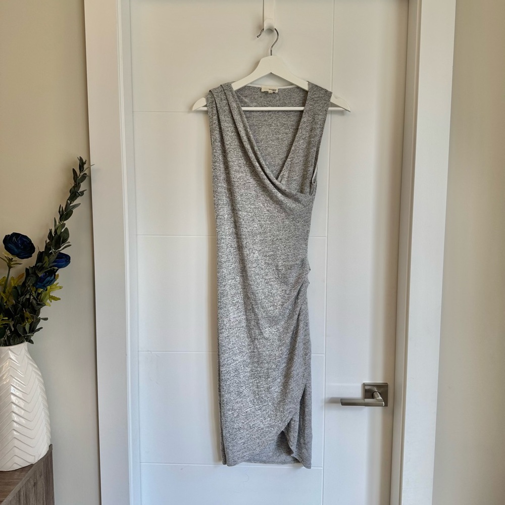 Elegant Gray Sleeveless Dress